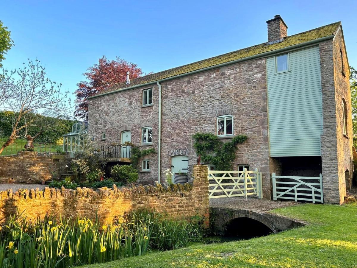 Beautiful Old Water Mill In Rural Herefordshire Ngoại thất bức ảnh